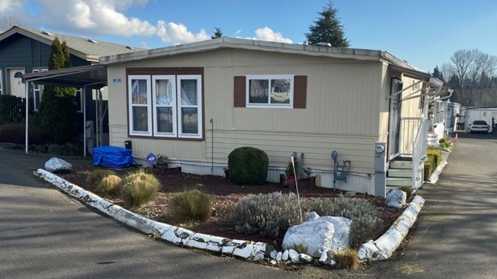 Bow Lake 55+ Manufactured Home Community in Seattle Area